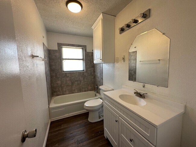 Photo - Available Now! MOVE IN SPECIAL!!