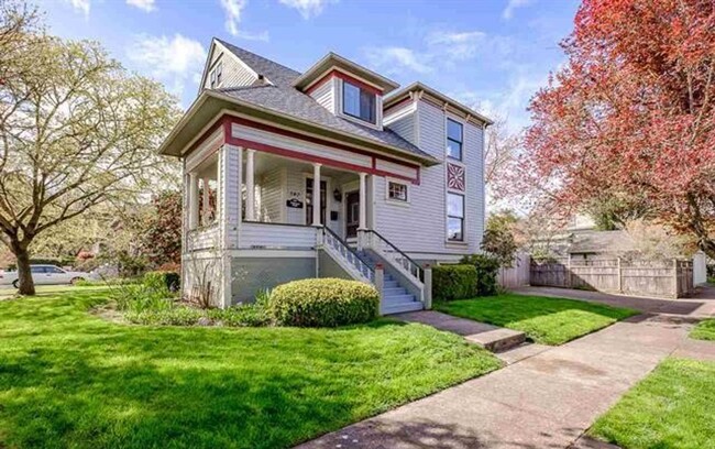 Phenomenal historic downtown Albany home! - Phenomenal historic downtown Albany home!