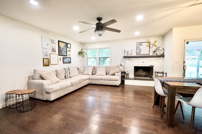 1930 S Holland Ave