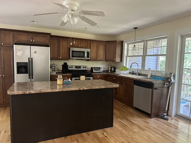 Photo - Winter Rental, Coastal Living Done Right –... Unit #1