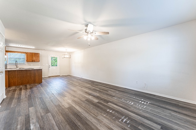 Photo - 2402 S 16th St