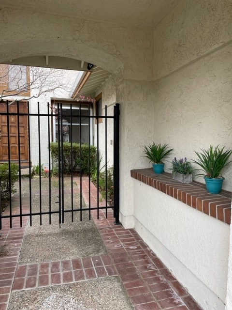 Photo - 335 Live Oak Dr