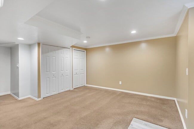 Photo - 2925 S White Cir