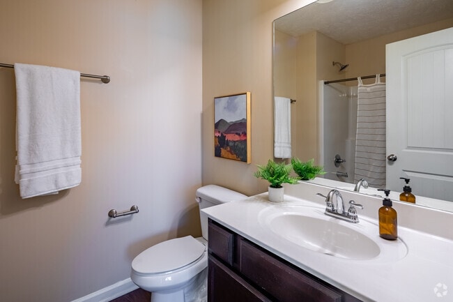 2BR, 2.5BA - 1,204SF - Bathroom