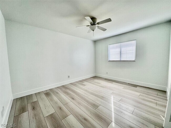 Photo - 2013 NE 4th Ter