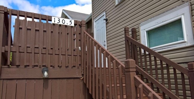 Building Photo - 130 1/2 W North St