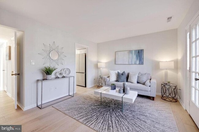 Photo - 4940 Bradley Blvd