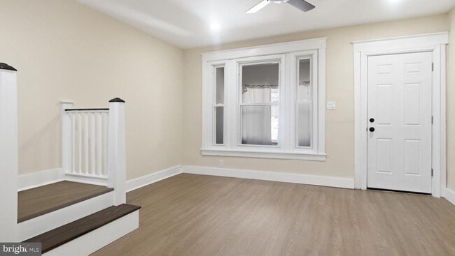 Photo - 5981 N 21st St