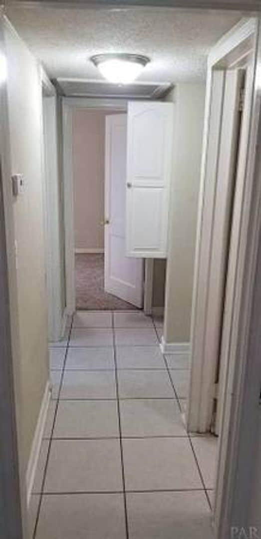 Photo - 205 Turner Dr