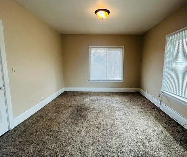 Photo - 983-985 87th Ave W Unit 983  2