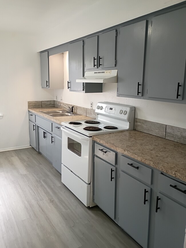 Kitchen - Winchester Estates Apartments