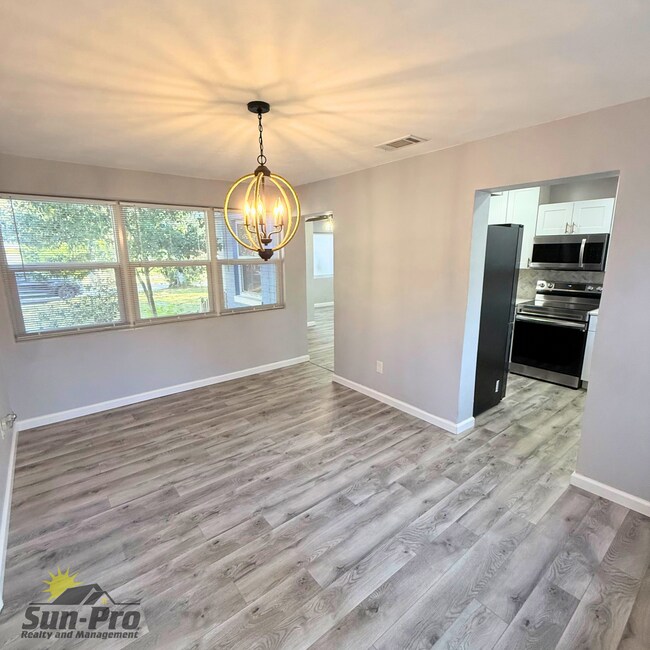 Photo - 332 S Seneca Blvd