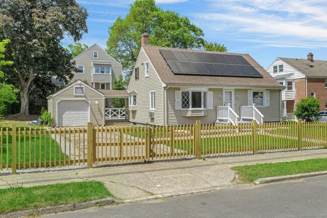 Building Photo - 184 Merritt St