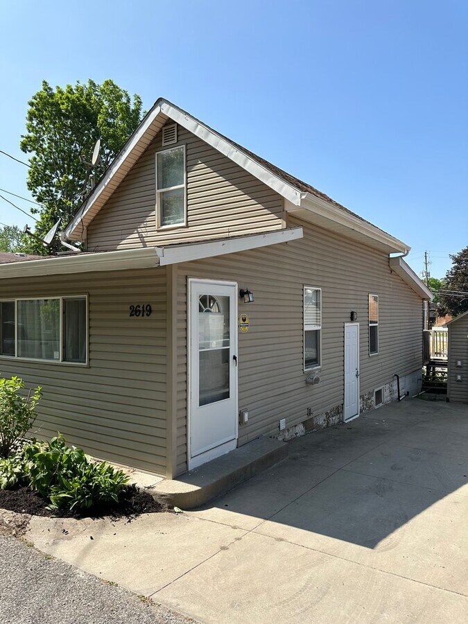 Photo - 2 bedrooms & 1 bathroom - Lakemore