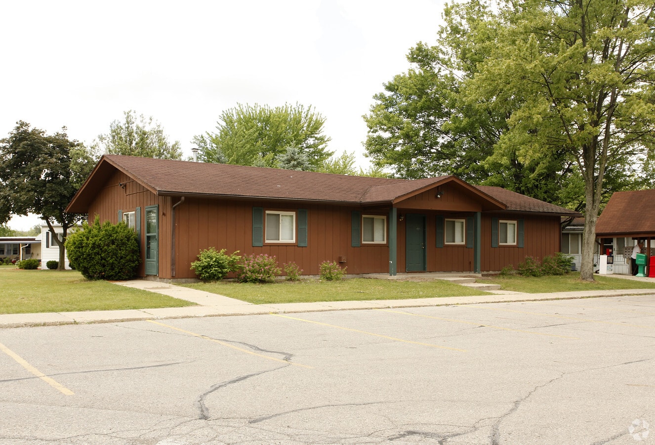 Photo - Cedar River Estates Apartments