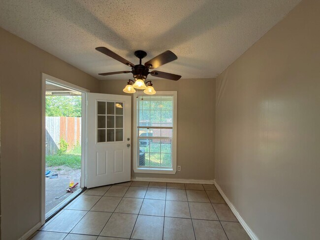 Photo - 358 Valley Park Dr