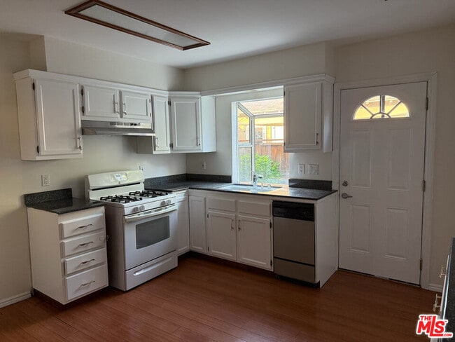 Photo - 11705 Albers St