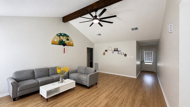 Photo - 13638 Greenridge Dr
