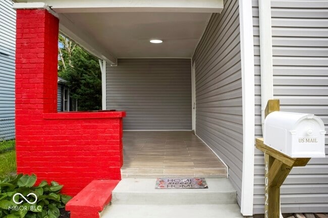 Photo - 4923 E University Ave