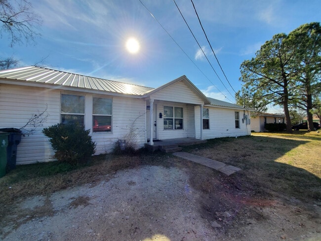 Photo - 2107 Pollard St