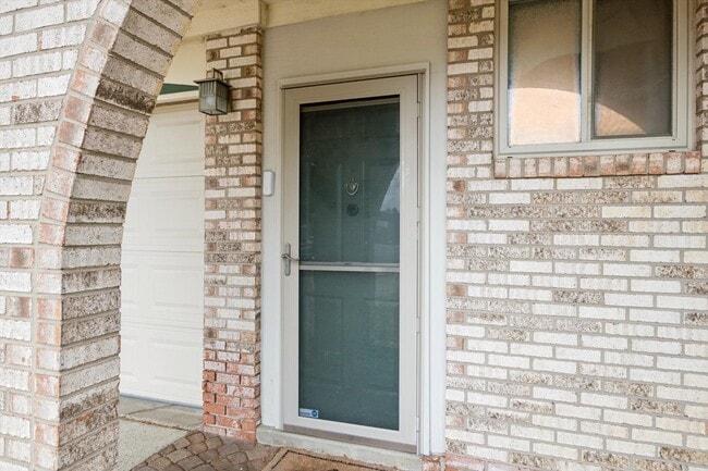 Photo - 4254 Halkirk Dr