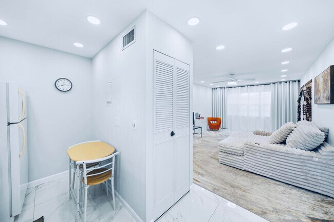 Photo - 129 Lake Carol Dr Unidad 129