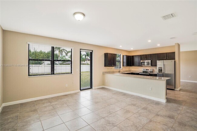 Photo - 2637 SE 1st St