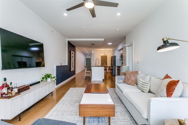 Photo - 4040 N Hall St Unit 113