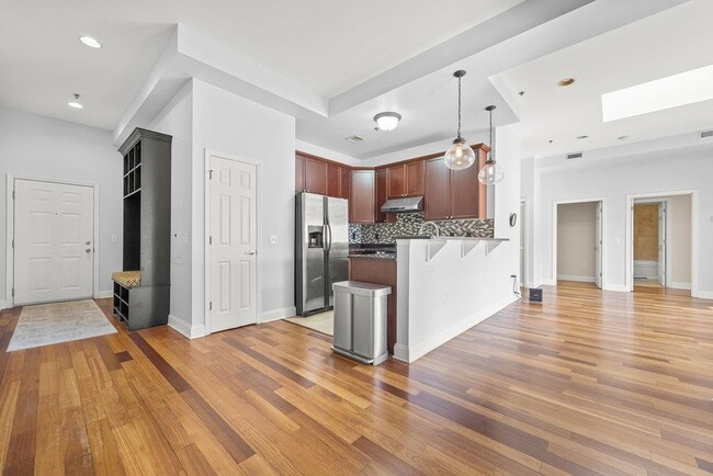 Building Photo - 650 2nd St Unit 5A Rental