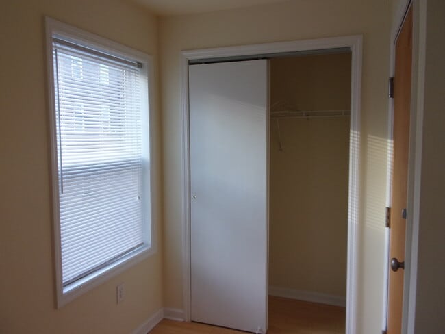 Building Photo - 1526 N 17th St Unit 2