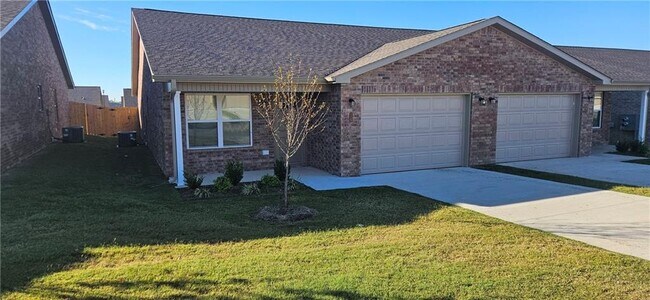 Building Photo - 531 NW 69th Ave