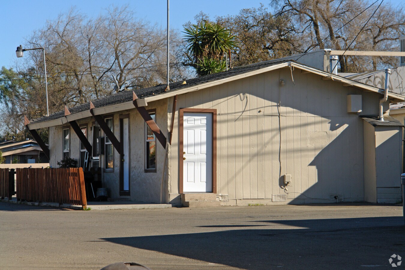 Esto se trata de la única alt registros I podría ¡consigue debido a que la propiedad es pequeña y no mucho espacio para un máximo de vuelta por el buen registros - Sunrise Apartments