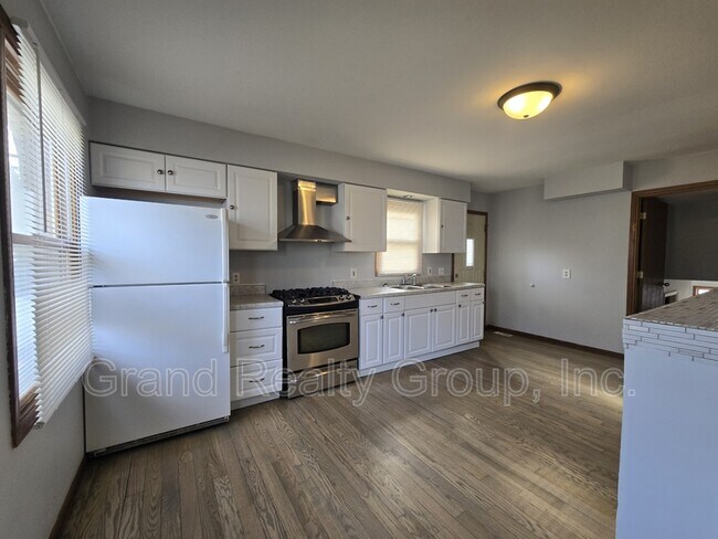 Photo - 307 N Rosedale Ct