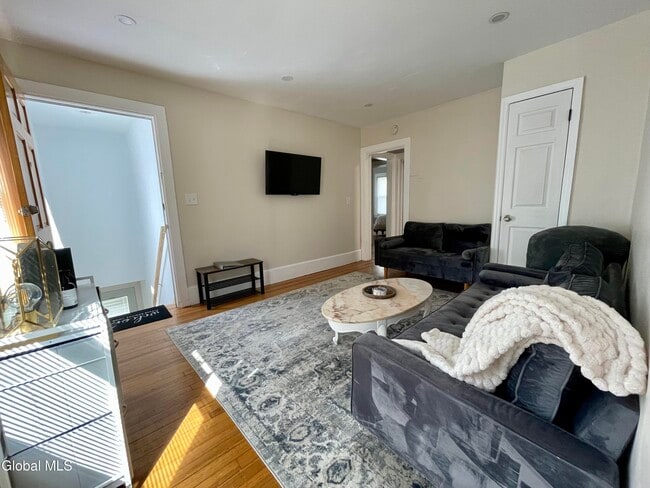 Photo - 130 Woodlawn Ave