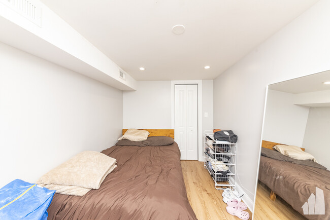 Photo - 1545 W Addison St Apartment Unit GDN