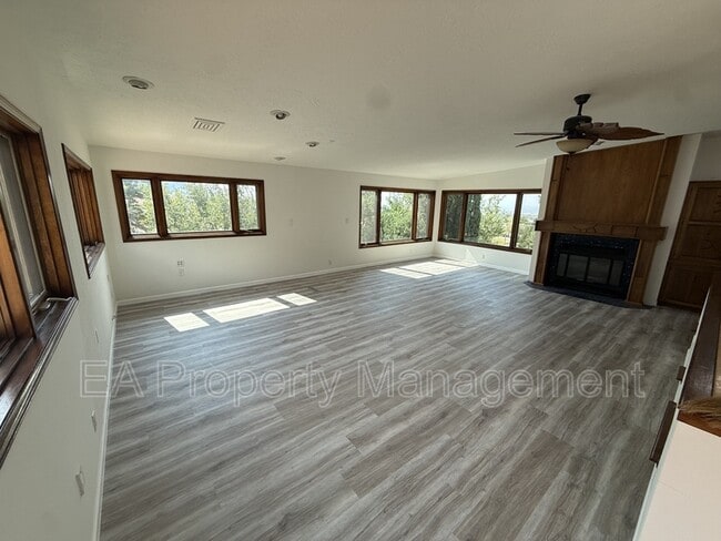 Photo - 500 Oakwood Pl NE