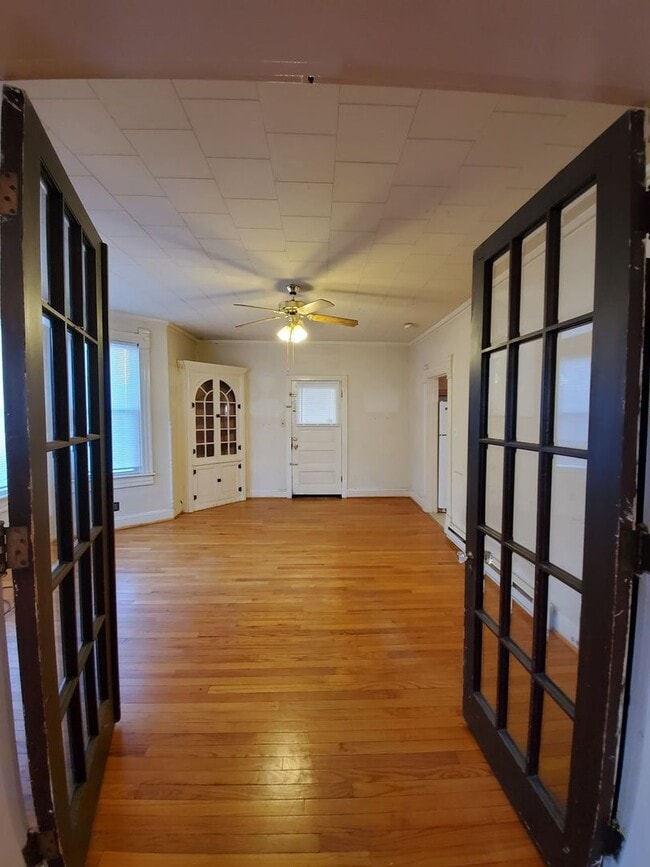 Photo - 701 W King St Unidad A