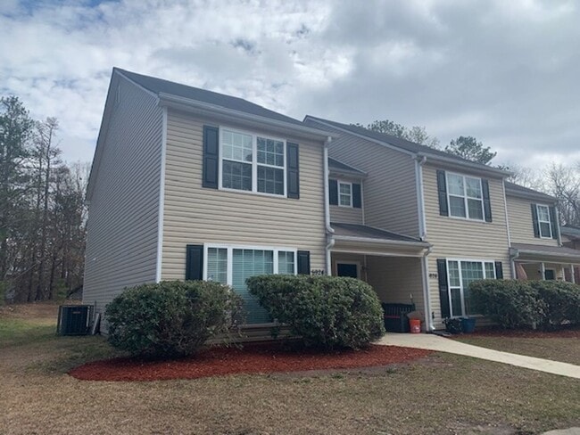 CHARMING 3 BEDROOM 2.5 BATH IN ELLENWOOD, GA! - CHARMING 3 BEDROOM 2.5 BATH IN ELLENWOOD, GA! Casa