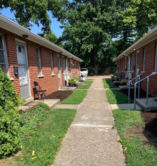 516 Olden Ave Unit 1