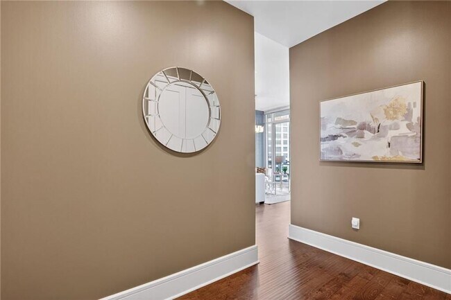 Photo - 1065 Peachtree St NE