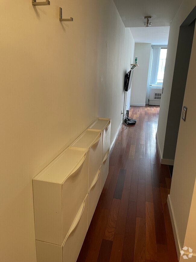 Building Photo - 121 E 23rd St Unit 6F Rental