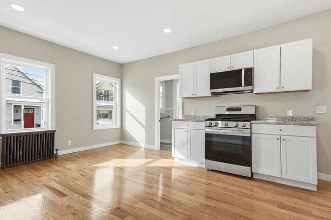 Building Photo - 116 Coburn St