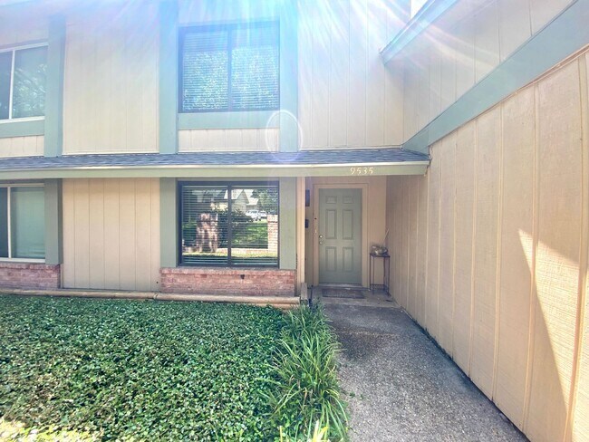 Photo - 3 bedroom w/ attached Garage!