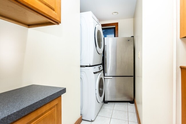 Photo - Large 3BR Near Coolidge Corner | 1,300 SF | W/D in Unit | Central A/C | 9/1