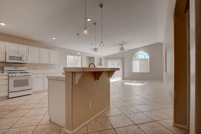 Photo - 1460 Dragon Rock Dr