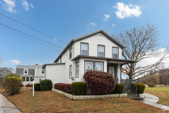 Building Photo - 208 Boston St Rental