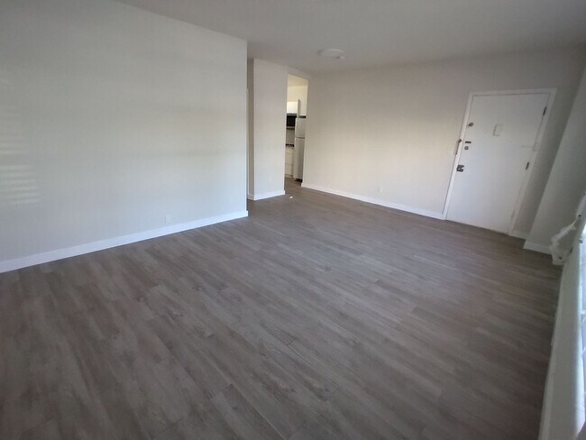 Photo - 1000 E Ponce De Leon Blvd