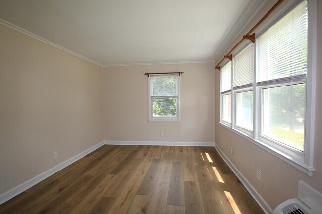 Photo - 805 Daniels St