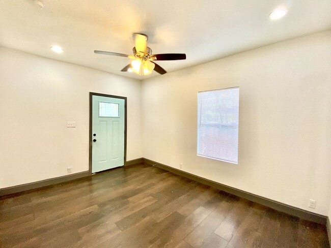 Photo - Dignowity Remodeled 3 bedroom 2 bath