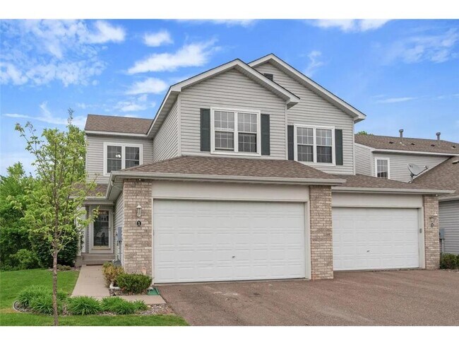 Building Photo - 5225 Holly Ln N